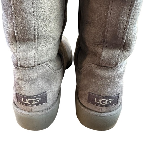 UGG Amie Women's  Boots Grey  Classic Suede Sheepskin EUC Sz 7 - Picture 5 of 8